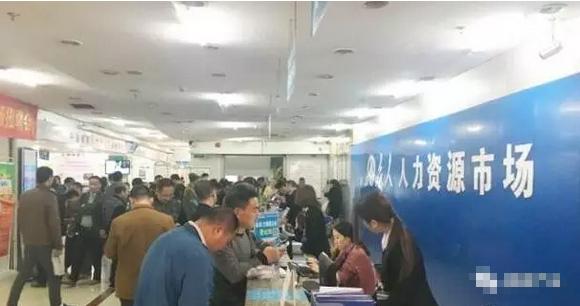 不同的家具企業(yè)在家具生產(chǎn)過(guò)程中，采用了不同的工資制度