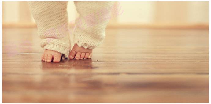 伊能静女儿从高处摔落无大碍,幸好铺的是木地板!