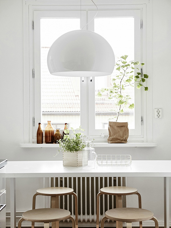 北欧风格简单的餐桌设计